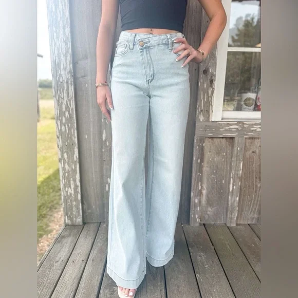 Judy Blue High Waist Retro Wide Criss-Cross Waistband Mild Destroy Jeans - Picture 2 of 10